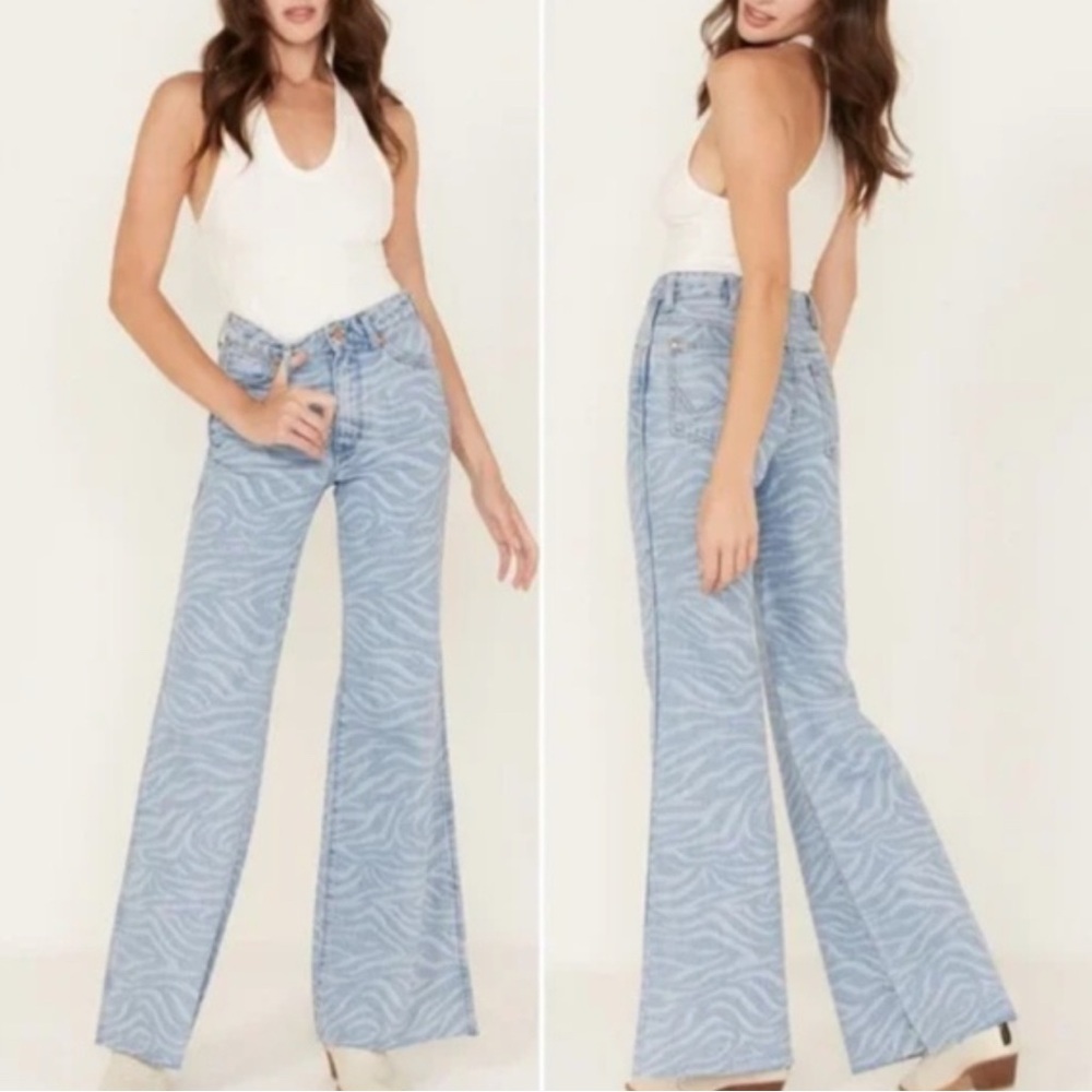 Free Peolple X WRANGLER WOMEN'S MEOW LASER TIGER PRINT WANDERER FLARE JEANS NWT